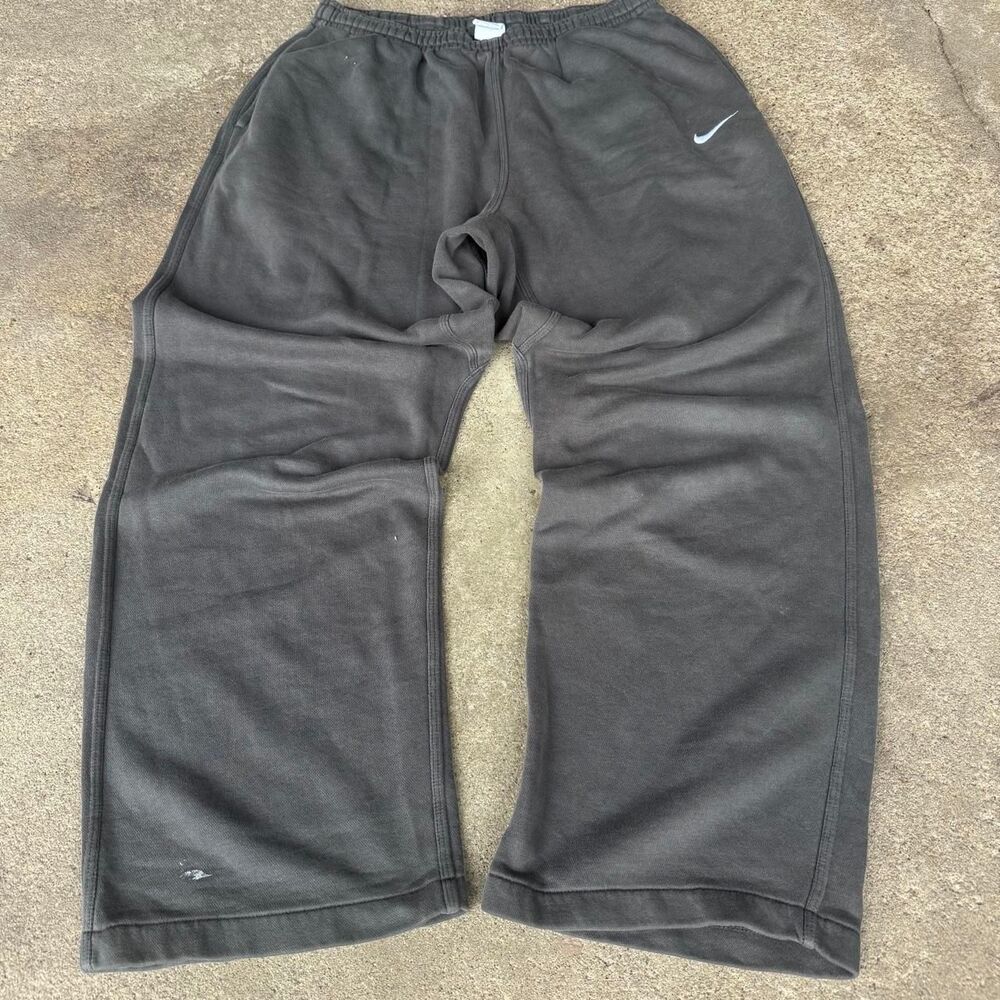 Nike Men's Grey and Black Joggers-tracksuits